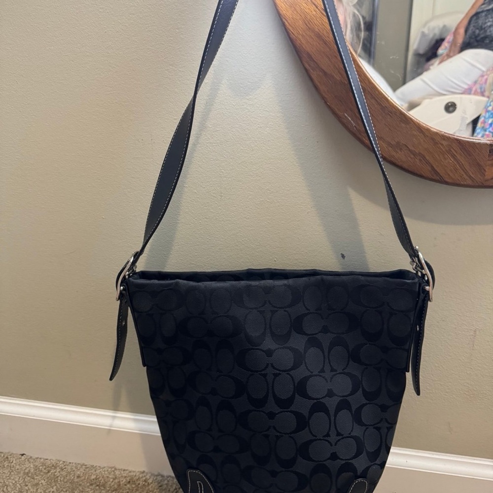 Coach - Picture 2 of 4